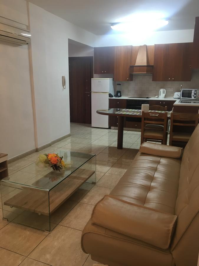 Marina Apartments 211 Ларнака Экстерьер фото